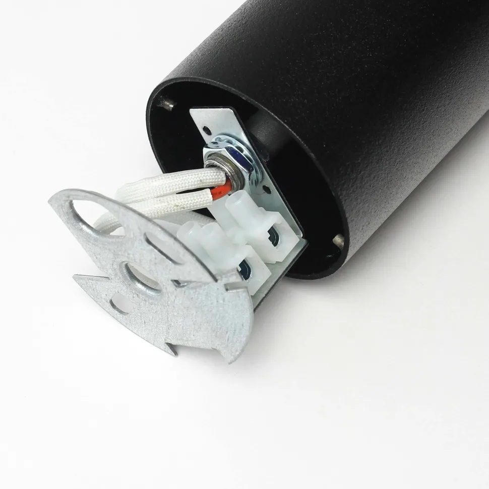 Deckenspot Modern in Schwarz für den Esstisch