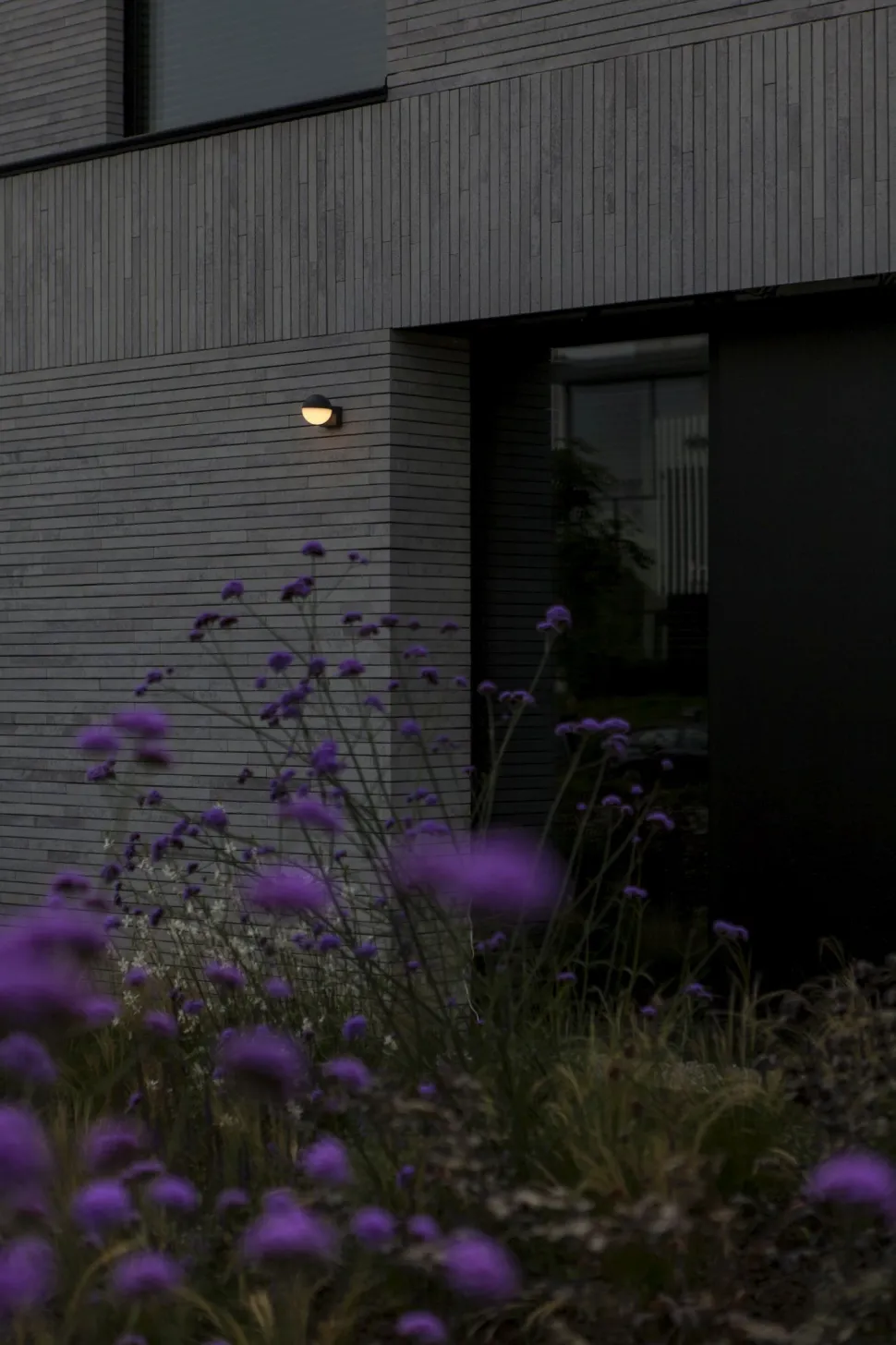 Flexibler Außenspot Anthrazit B:10 cm E27 IP54 blendarm