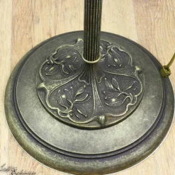 Florale Stehleuchte Weiß