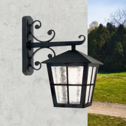 Idyllische Wandlampe LUDGER Schwarz Rustikal Hof