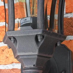 Klassische Außenwandlampe in antik braun