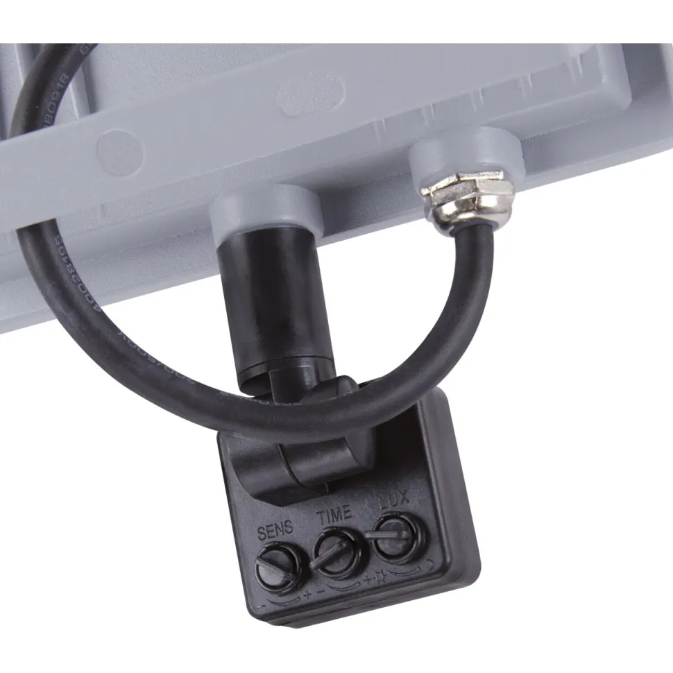 LED Flutlicht mit Bewegungsmelder IP65 6200 K 850 lm schmal