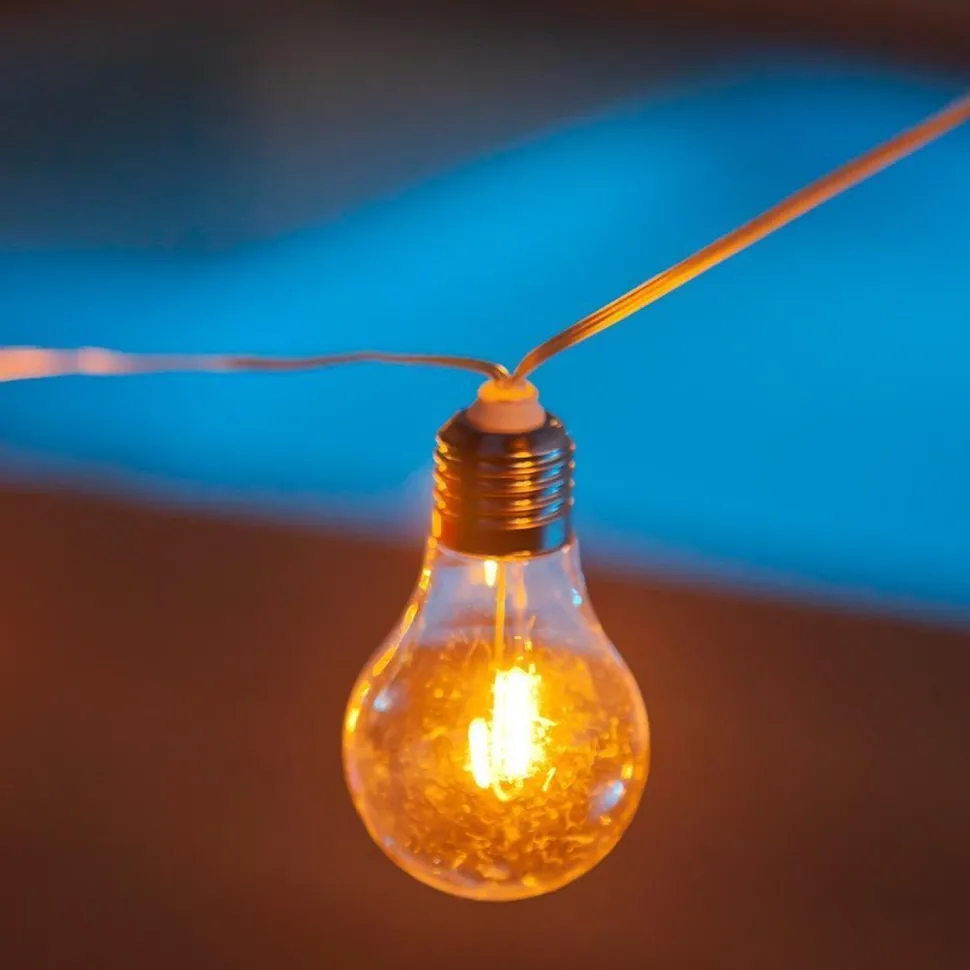 LED Solarlichterkette IP44 4,5 m lang 2700 K Transparent