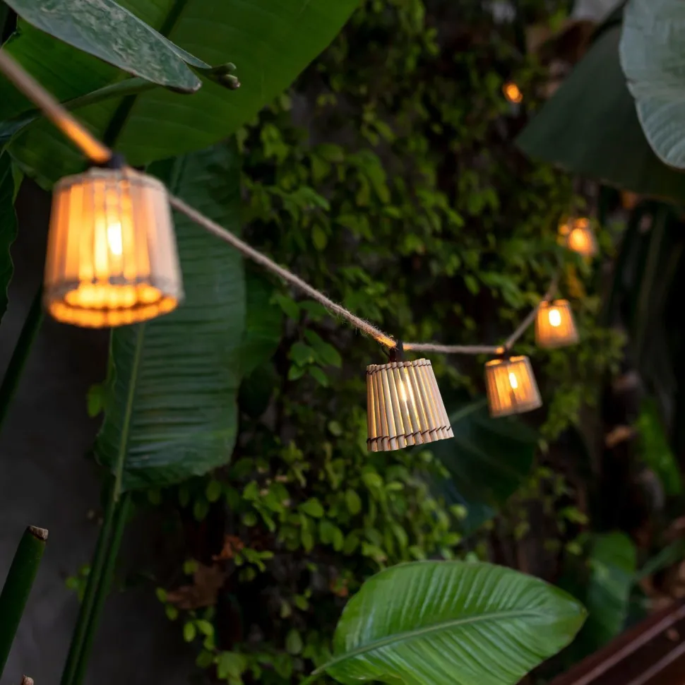 LED Solarlichterkette 5m lang IP44 2200 K Bambus Schirme