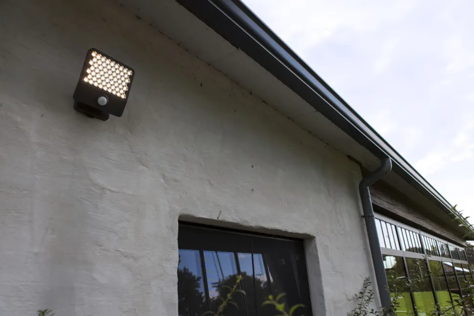 LED Wandlampe mit Bewegungsmelder 4000 K IP54 beweglich