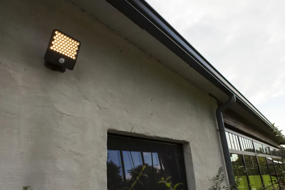 LED Wandlampe mit Bewegungsmelder 3000 K IP54 beweglich