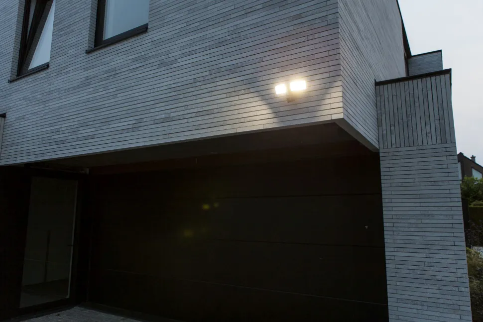 LED Wandleuchte mit Bewegungsmelder IP54 6 W flexibel