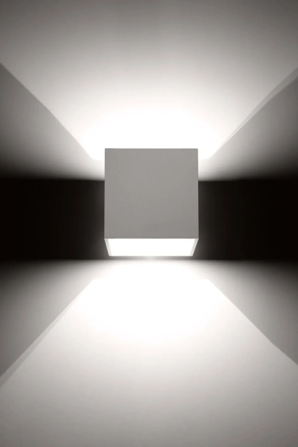 Quadratische Bauhaus Wandleuchte