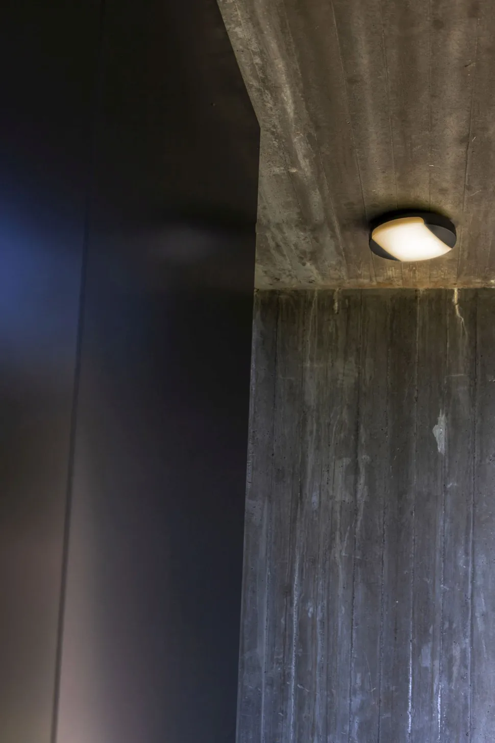 Runde LED Wandleuchte Anthrazit IP54 3000/4000 K Ø26 cm