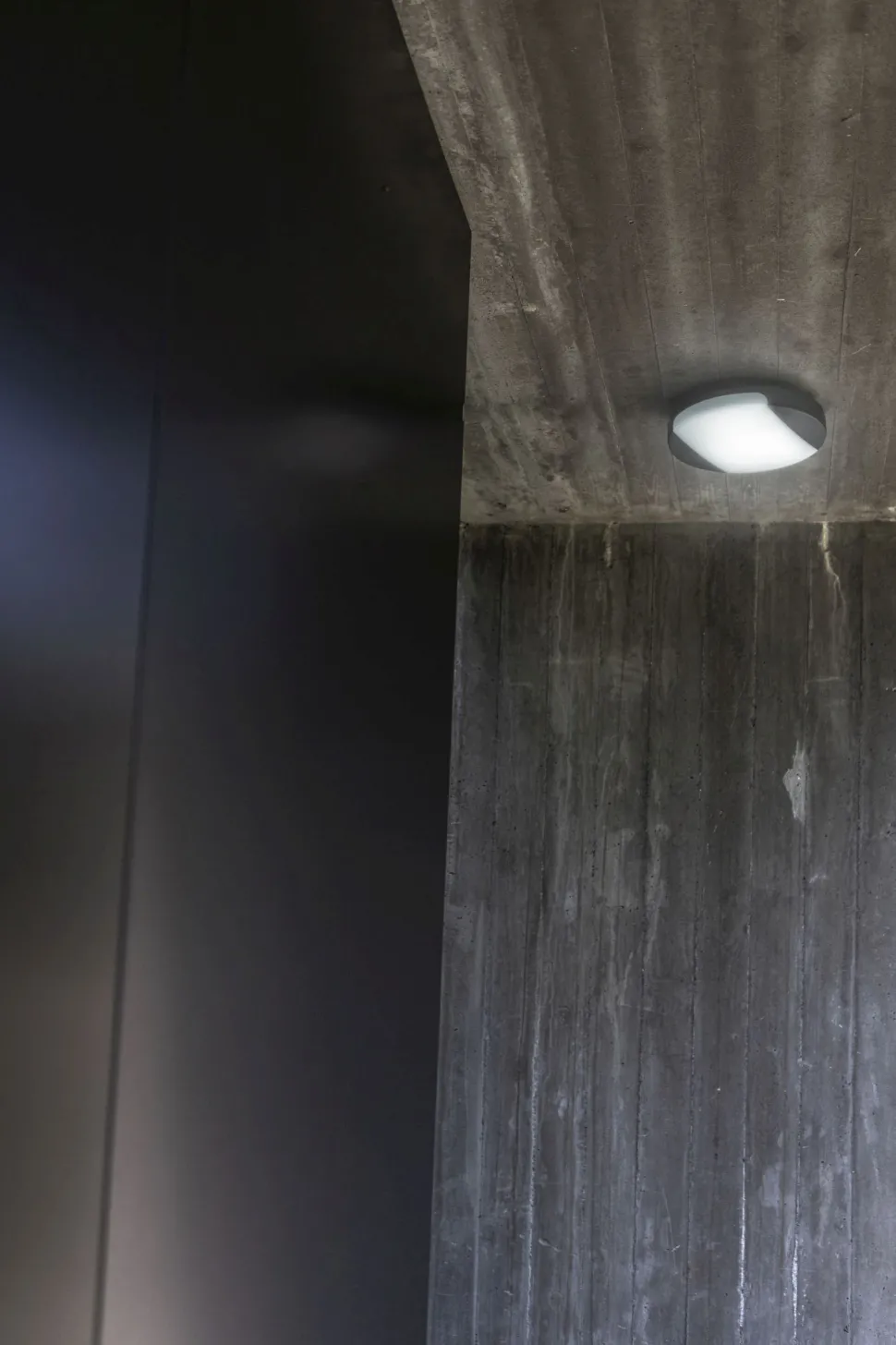 Runde LED Wandleuchte Anthrazit IP54 3000/4000 K Ø26 cm