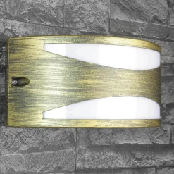 Rustikale Außenwandleuchte in Antikgold halbrund