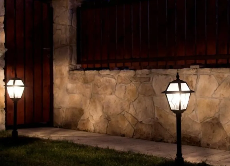 Rustikale Hängeleuchte außen Aluminium Glas IP43