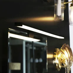 Schwarze LED Spiegelleuchte Aluminium IP44 9 W 3000 K