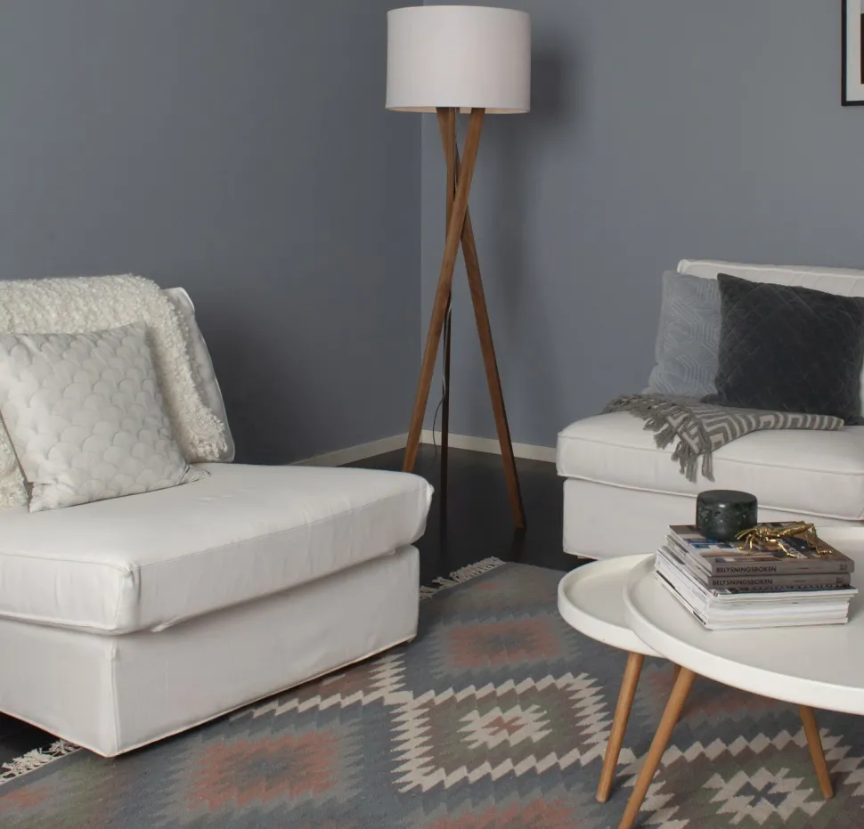 Stehlampe Dreibein 160 cm hoch Stoff Holz E27 in Walnuss Weiß