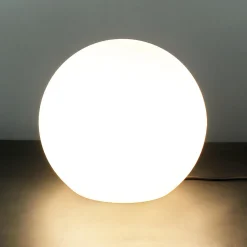 Stilvolle Gartenlampe Weiß runder Schirm Ø30cm