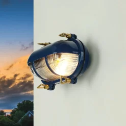 Wandleuchte außen Messing Riffelglas IP64 E27 Blau