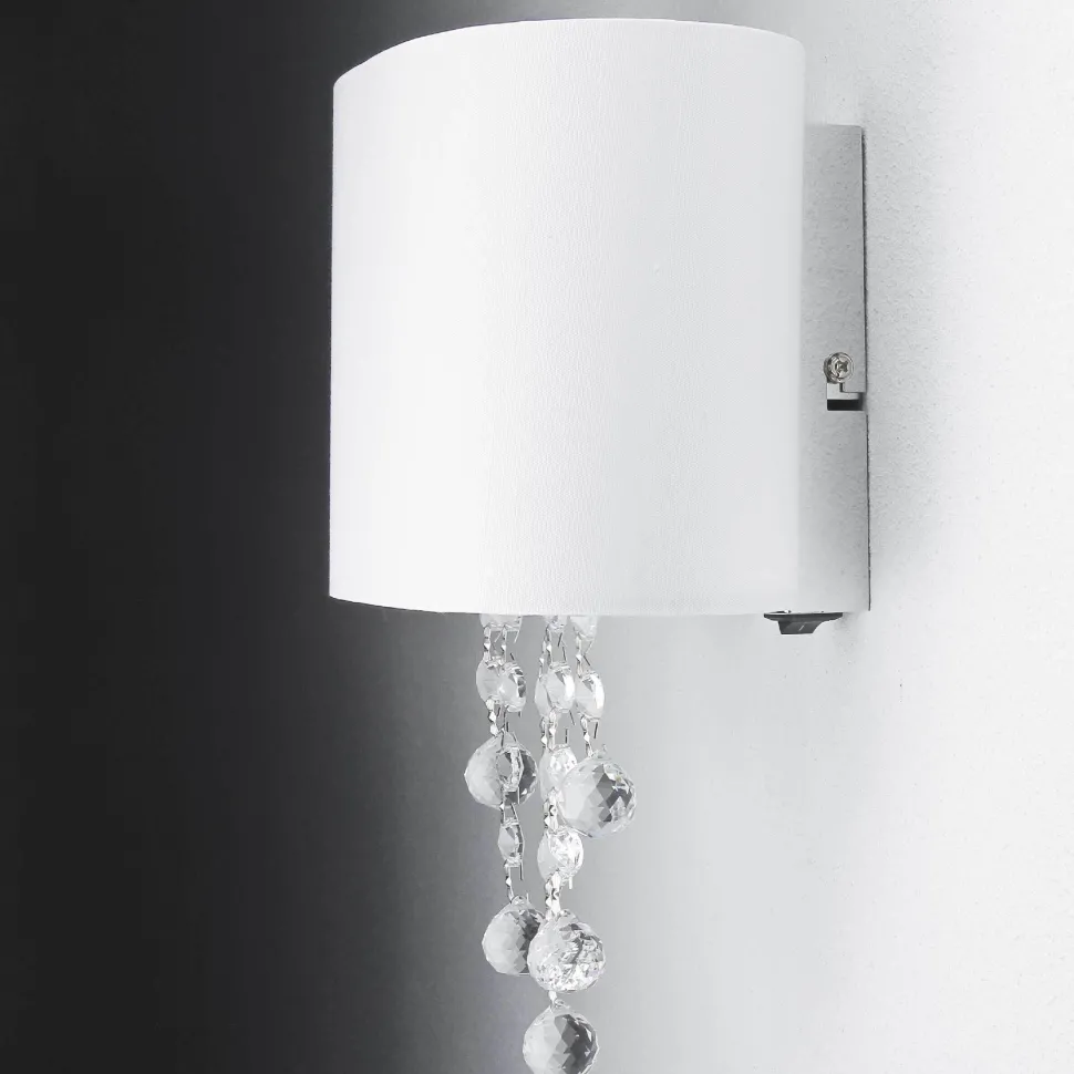 Wandleuchte im Jugendstil weiß