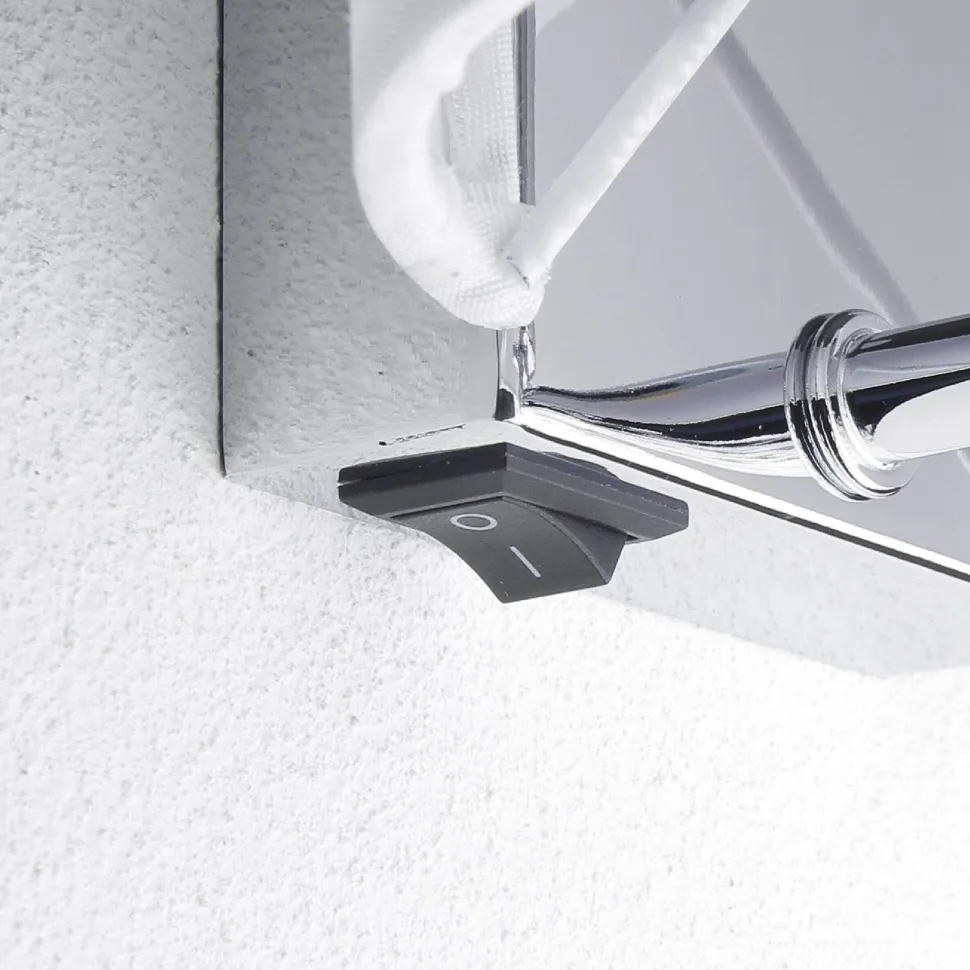 Wandleuchte im Jugendstil weiß