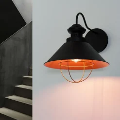 Wandleuchte in Braun