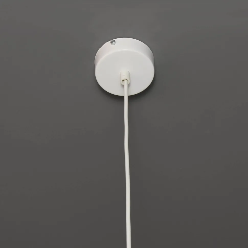 Weiße Pendellampe rund geometrisch