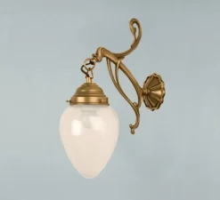 Wohnliche Wandleuchte Berliner Messing Glas in Blau E27